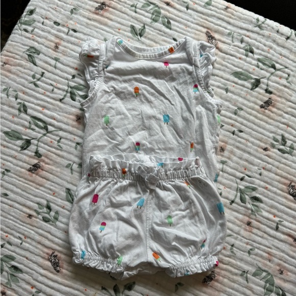 Baby GAP Mix and Match Ruffle Body Suit & Bloomer Sets (6 outfits) - Picture 12 of 13